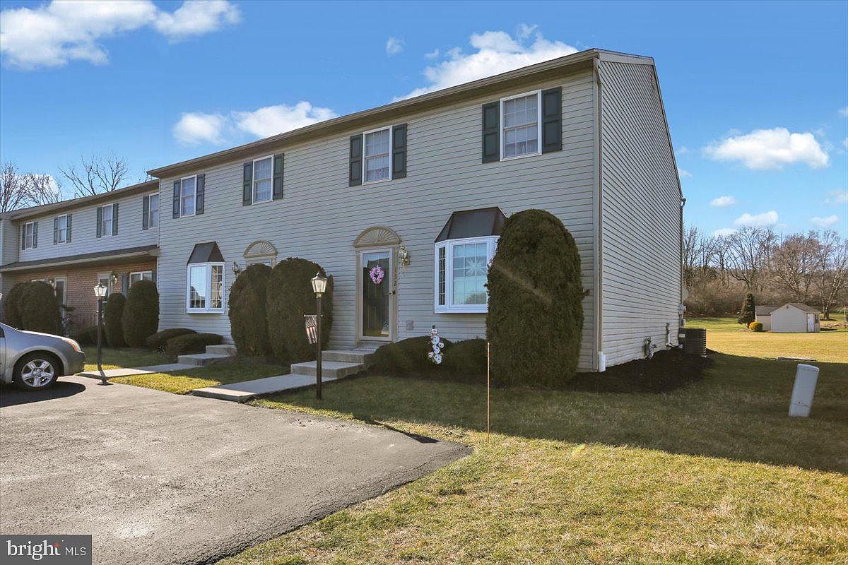 132 Nicole Way, Sinking Spring, PA 19608 Zillow