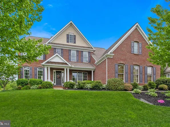 2768 Meadow Cross Way, York, PA 17402