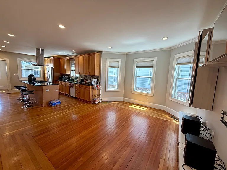 201 College Ave #1 — Photo 3