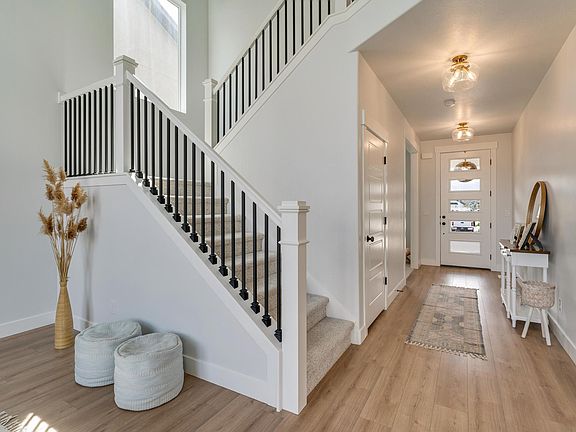 4th image of 78 Lassalle Dr