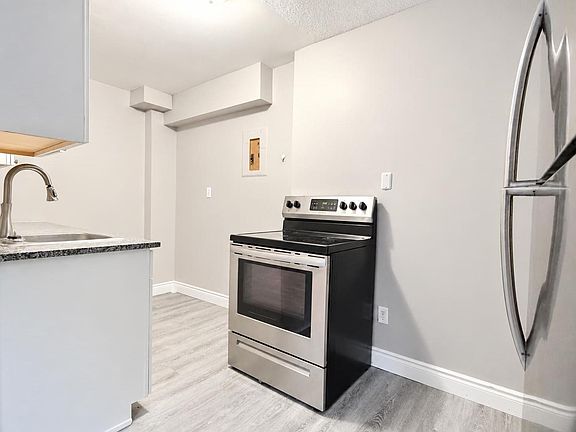 4th image of 581 Cataraqui St #2