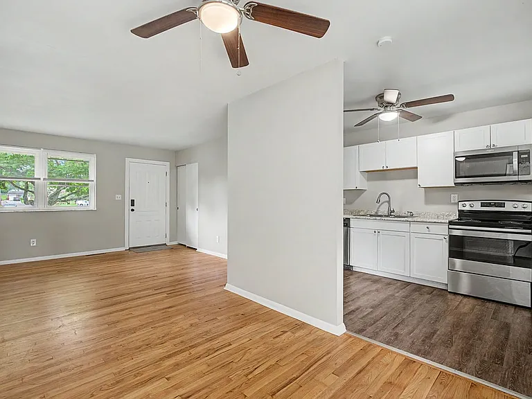 12116 Wincanton Dr — Photo 14