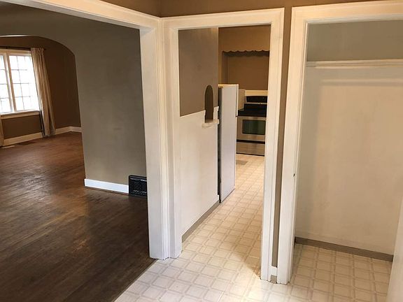 3rd image of 10744 83rd Ave NW