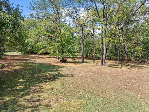 9106 Highway 62 E, Green Forest, AR 72638