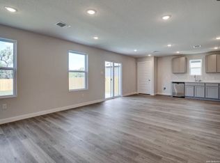 9883 Forestier Grn, San Antonio, TX 78214