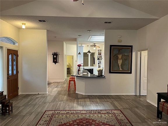 3rd image of 303 Karen Dr