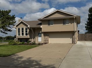 13576 V Cir, Omaha, NE 68137