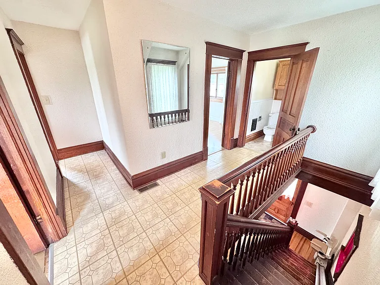 1016 Pleasant St — Photo 23