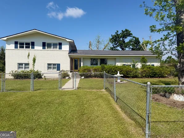 27 Park Ln, Hazlehurst, GA 31539