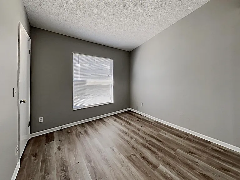 7135 Edgewater Shores Ct — Photo 11