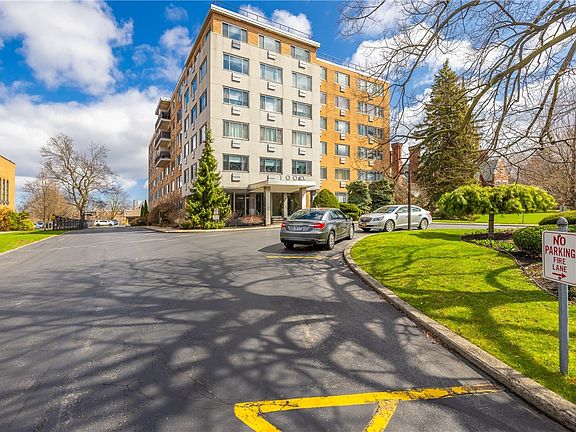 4th image of 1000 East Ave APT 301