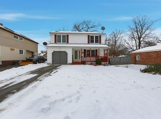 44 Border St, Springfield, MA 01104