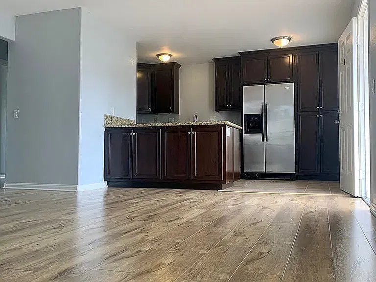 2 bed, 900 sqft, $2,350 — Photo 4