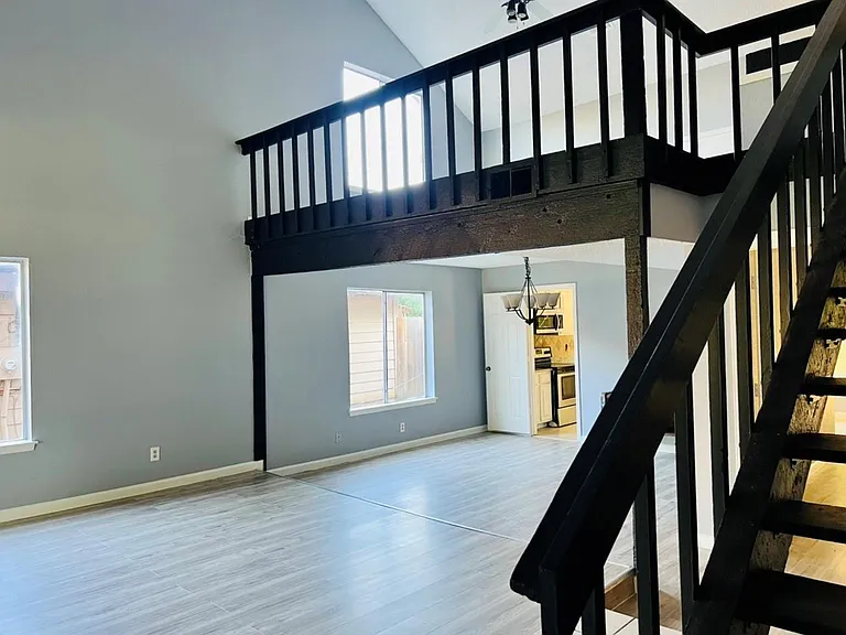 7627 Candlegreen Ln — Photo 9