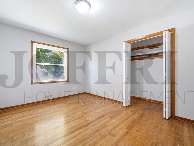 19604 Holiday Ln — Photo 6