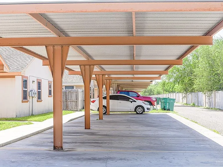1700 W Douglas St — Photo 13