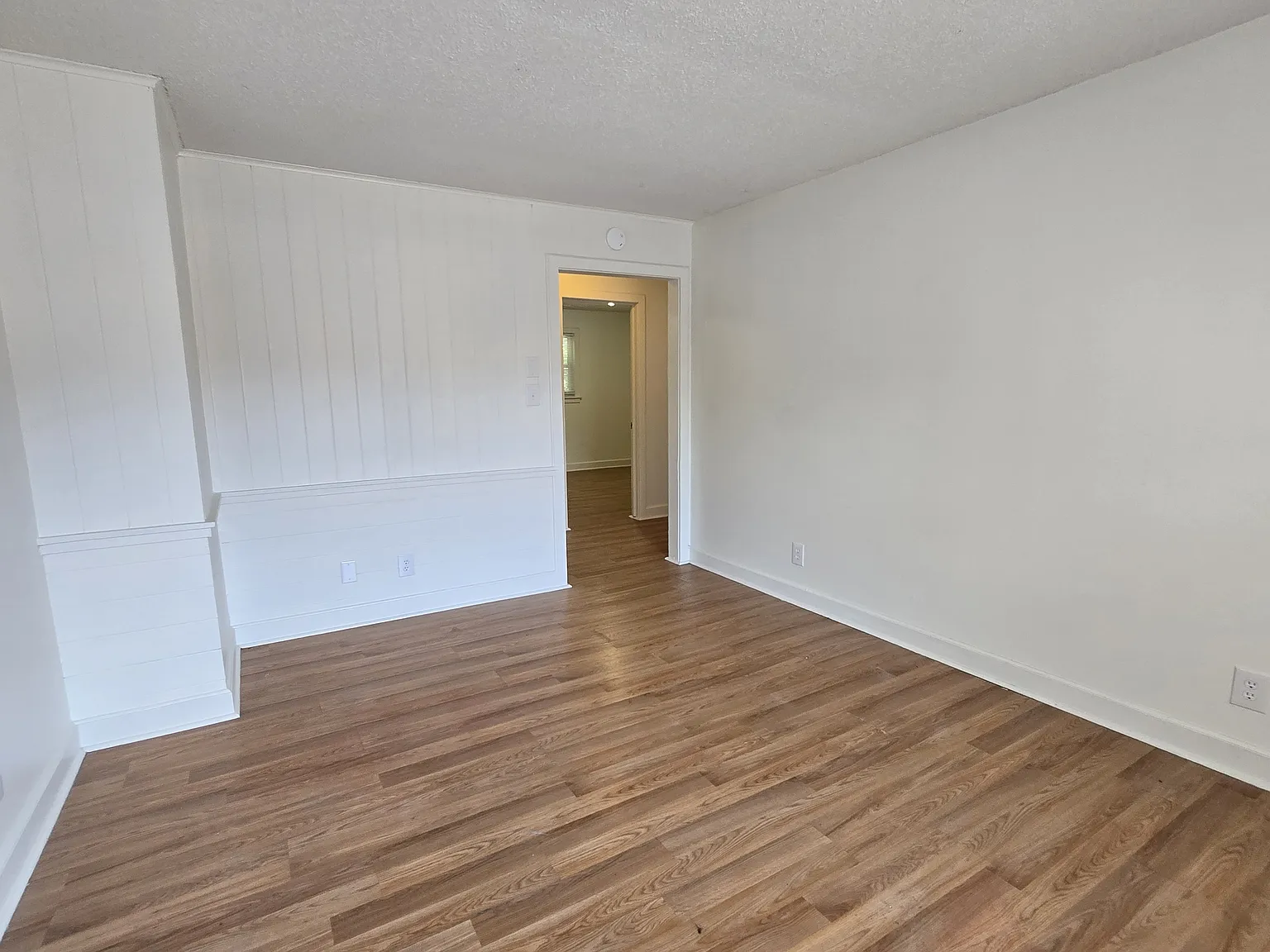 3620 Clemmons Road - 15 — Photo 2