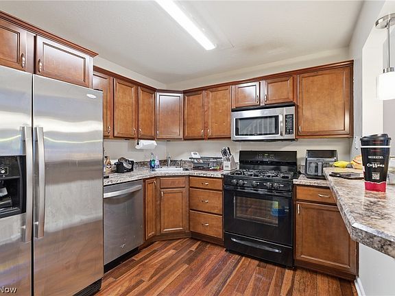 3rd image of 1101 Meadow Run