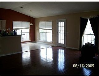 2nd image of 218 Nottaway Dr
