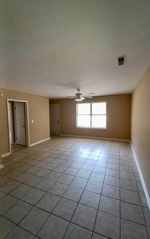 2 bed, 2.0 bath, 950 sqft, $1,395 — Photo 2