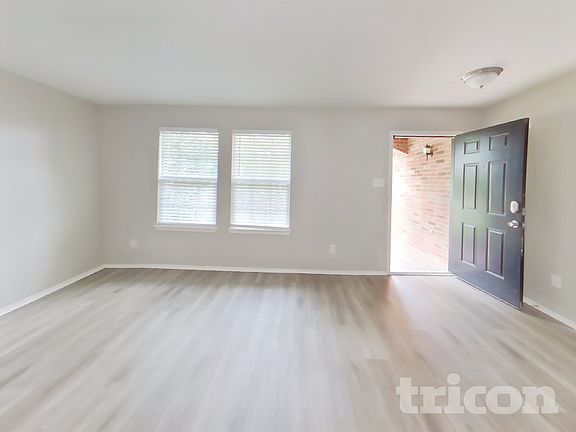 3rd image of 50 Larkspur Dr