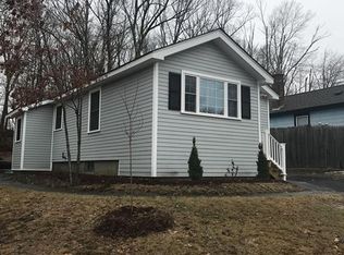 50 Hill St, Hopedale, MA 01747