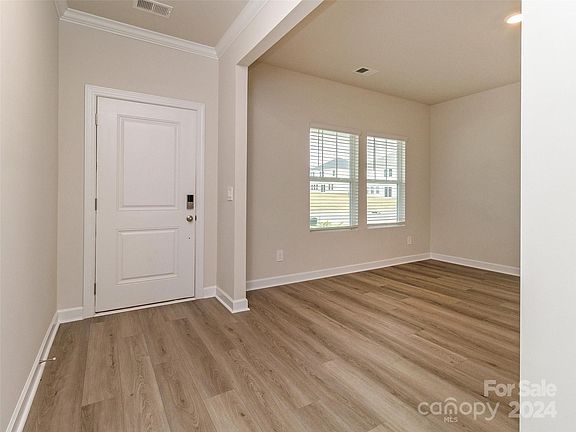 4th image of 1818 Creekmist Pl