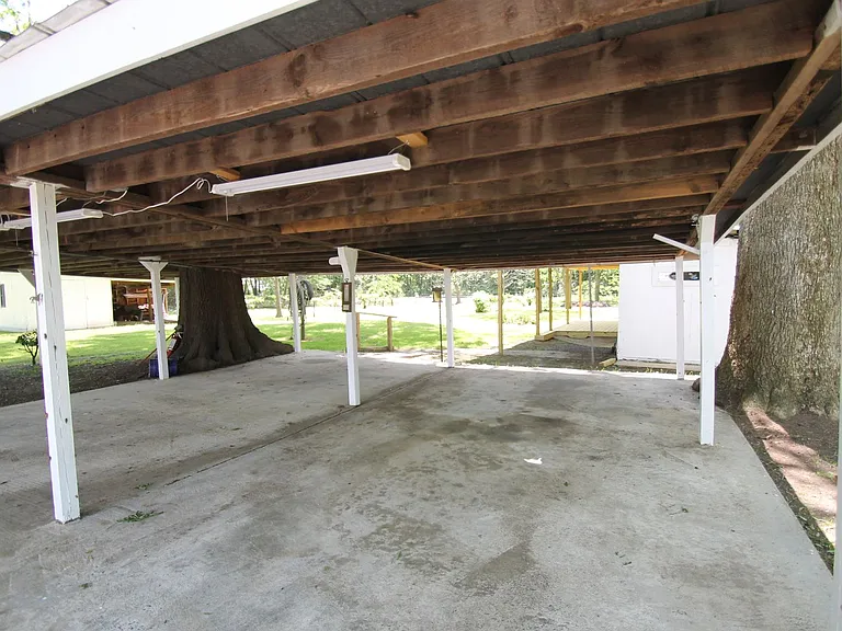 1004 Anderson Rd S — Photo 51