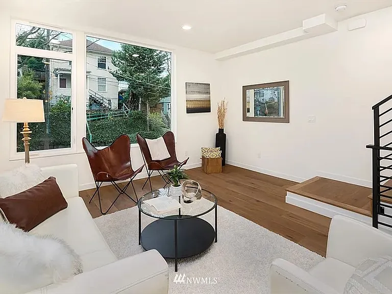 2032 15th Ave S — Photo 8