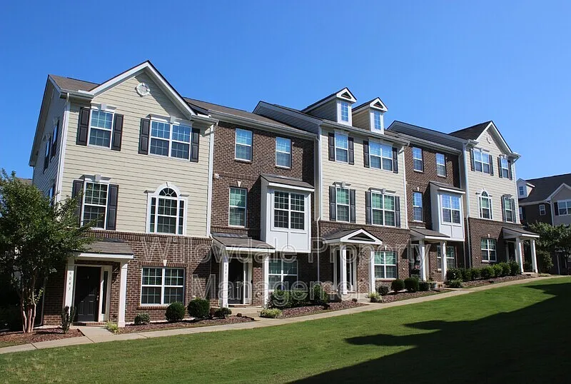 Building Photo - 6043 Kentworth Dr