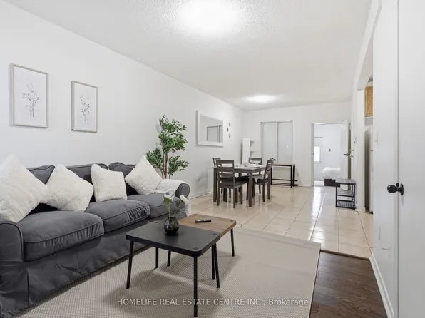 223 Jameson Ave #303, Toronto, ON M6K 2Y3