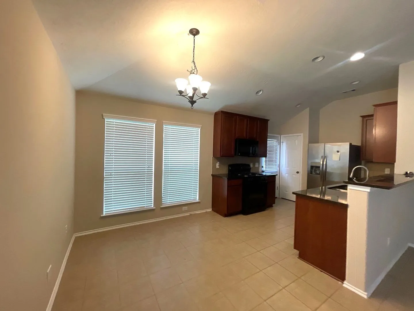Ask about our No Cash Security Deposit Option 20130 Breezy — Photo 4