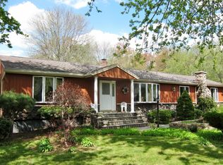 22 Larkspur Dr, Trumbull, CT 06611
