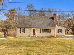 134 Wadhams Rd, Bloomfield, CT 06002