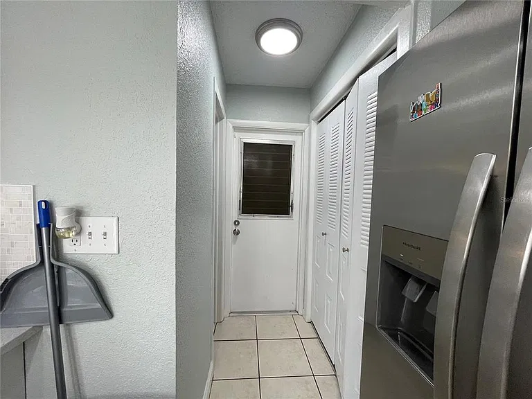 8910 Elm Leaf Ct — Photo 16