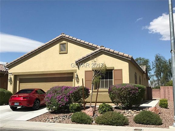 2nd image of 2320 Plumeria Ave