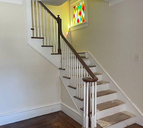 4th image of 52 E Pettebone St