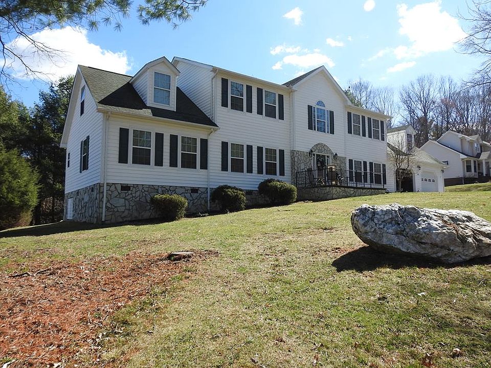 1st image of 337 Fox Run Dr