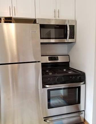 2nd image of 1363 W Sunnyside Ave #1A