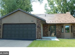 986 Demont Ave E, Maplewood, MN 55109