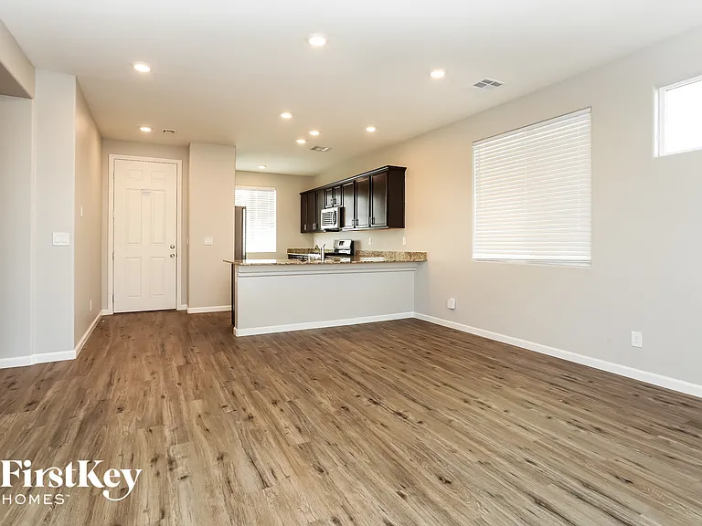 4340 Stardusk Falls Ave — Photo 4