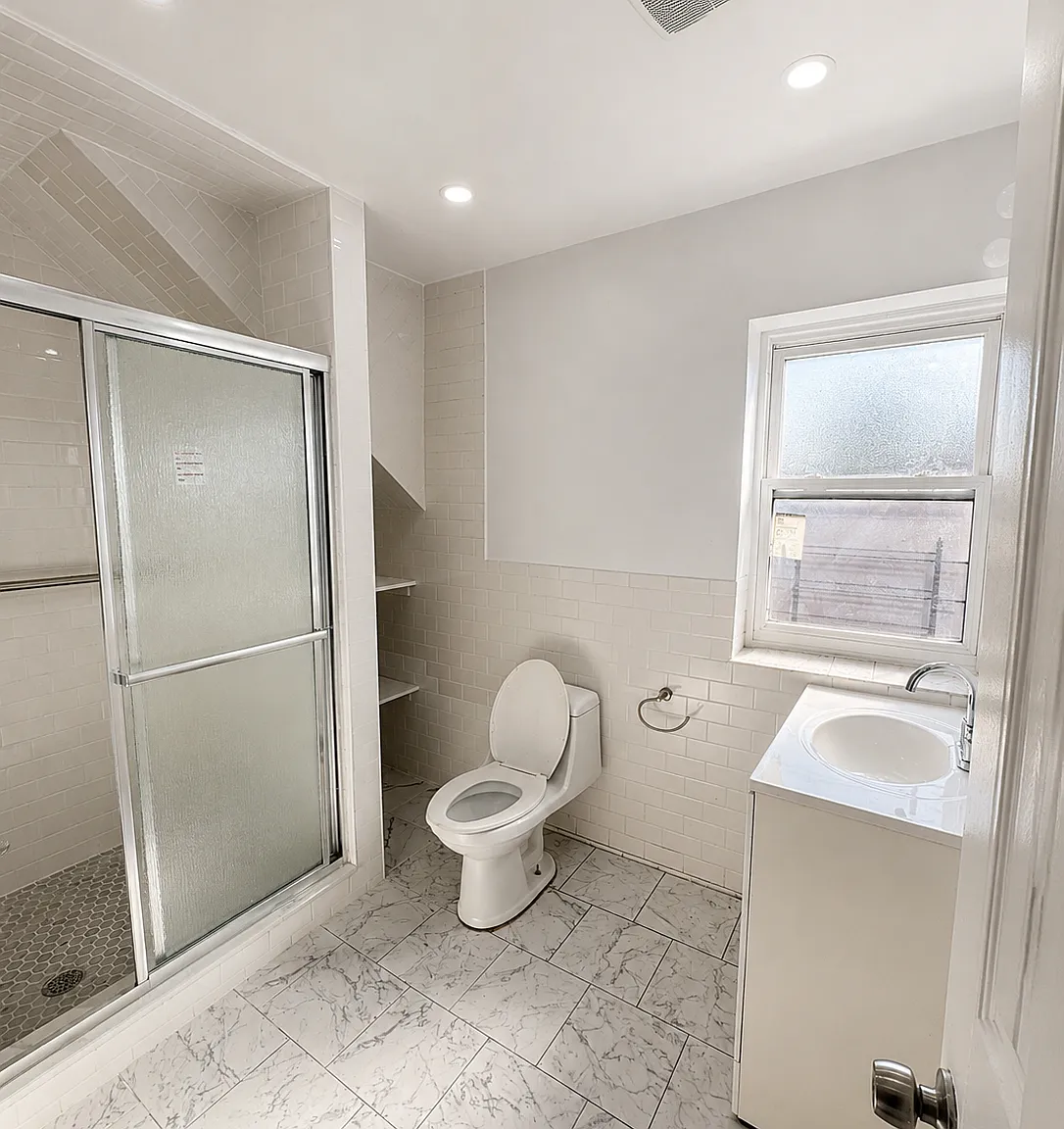 3 bed, $3,600 — Photo 2