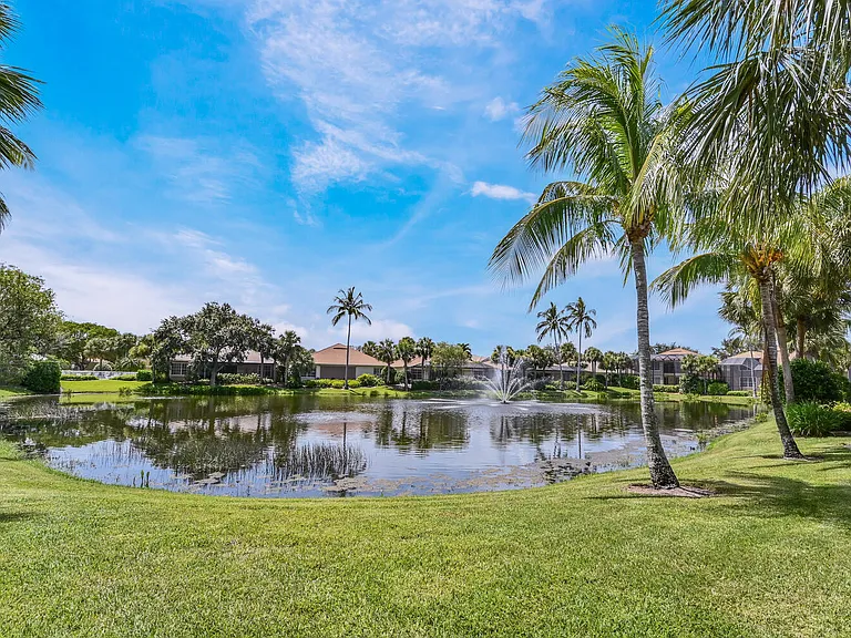 2259 Island Cove Cir — Photo 37