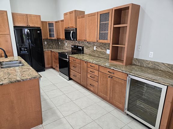 5th image of 16179 N 158th Dr