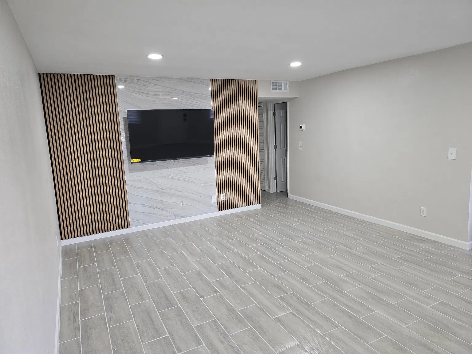 411 N Halifax Ave — Photo 1