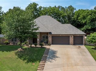 4379 Carriage Crossing Ln, Springdale, AR 72762