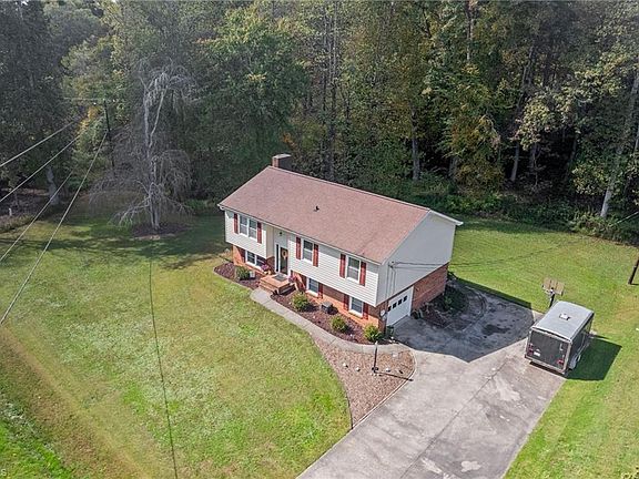 4th image of 328 Country Club Rd