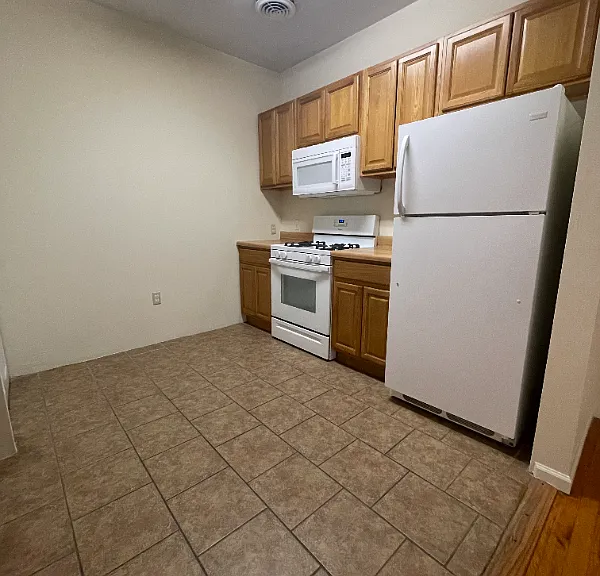 10 Osborne Ter #5E — Photo 3