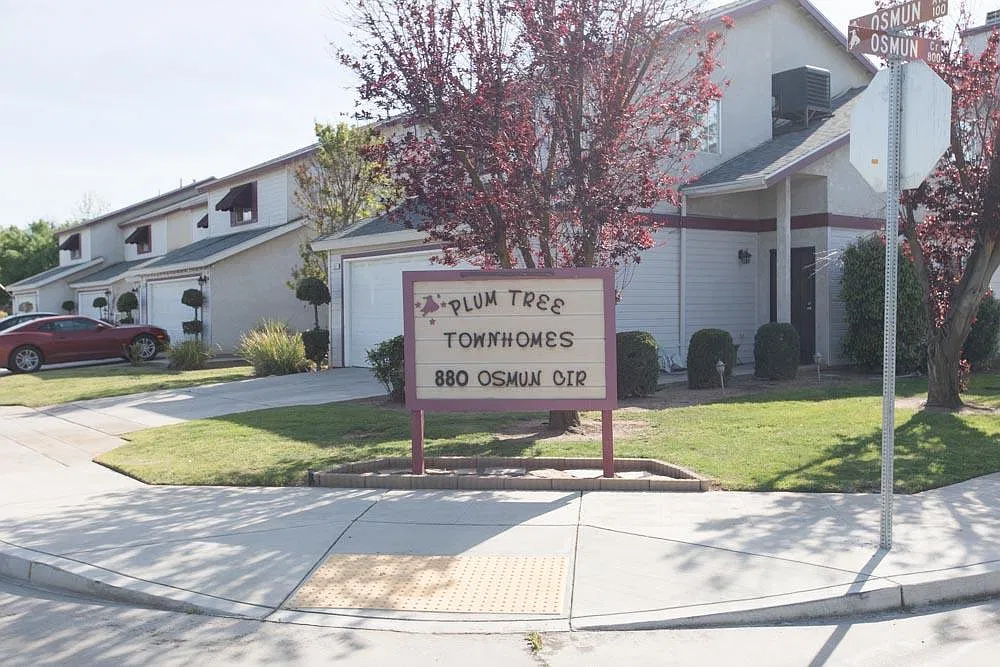 880 Osmun Cir — Photo 1