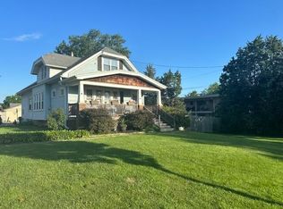 3833 S 35th St, Greenfield, WI 53221